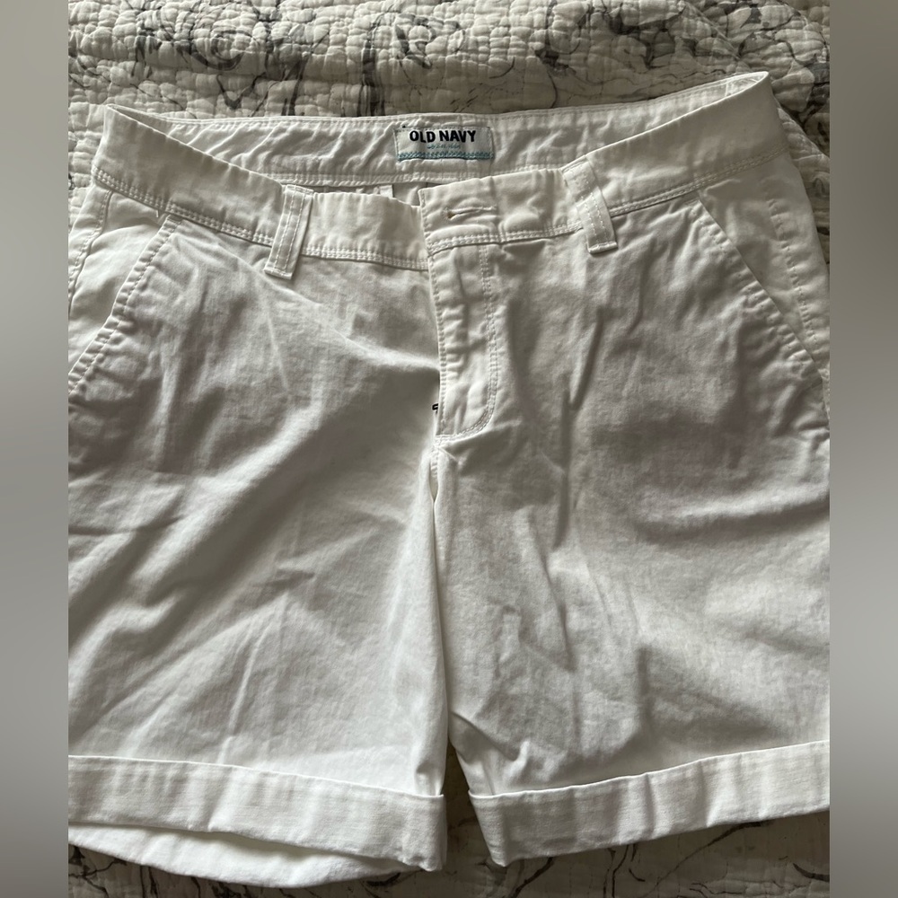 Old Navy white shorts